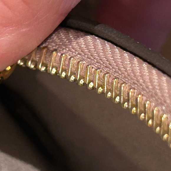 Louis Vuitton GIANT BiColor Wristlet/Pouchette/Chain Bag TURTLE DOVE/PASTEL PINK - Picture 13 of 16